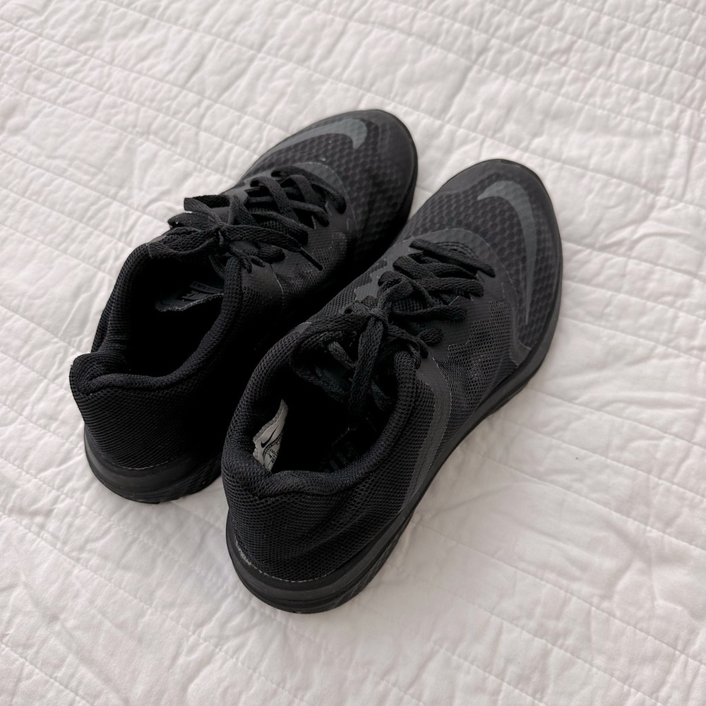 Nike black sneakers